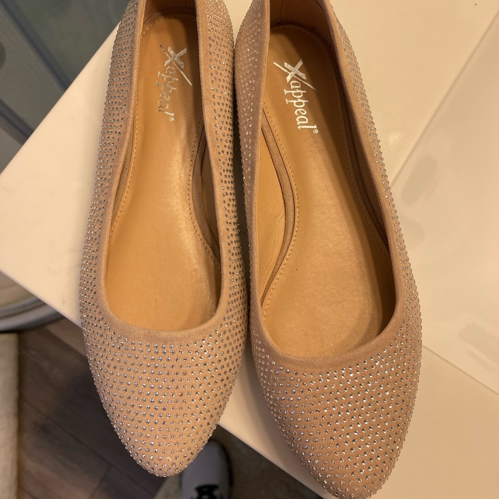 Worn once. Still has lots of wear in them. Need gone-MAKE AN OFFER!